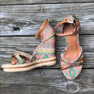 *BRAND NEW* Mi.iM Patterned Wedges